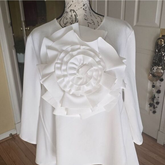 Gracia Elegant White Ruffle Blouse - Picture 9 of 9